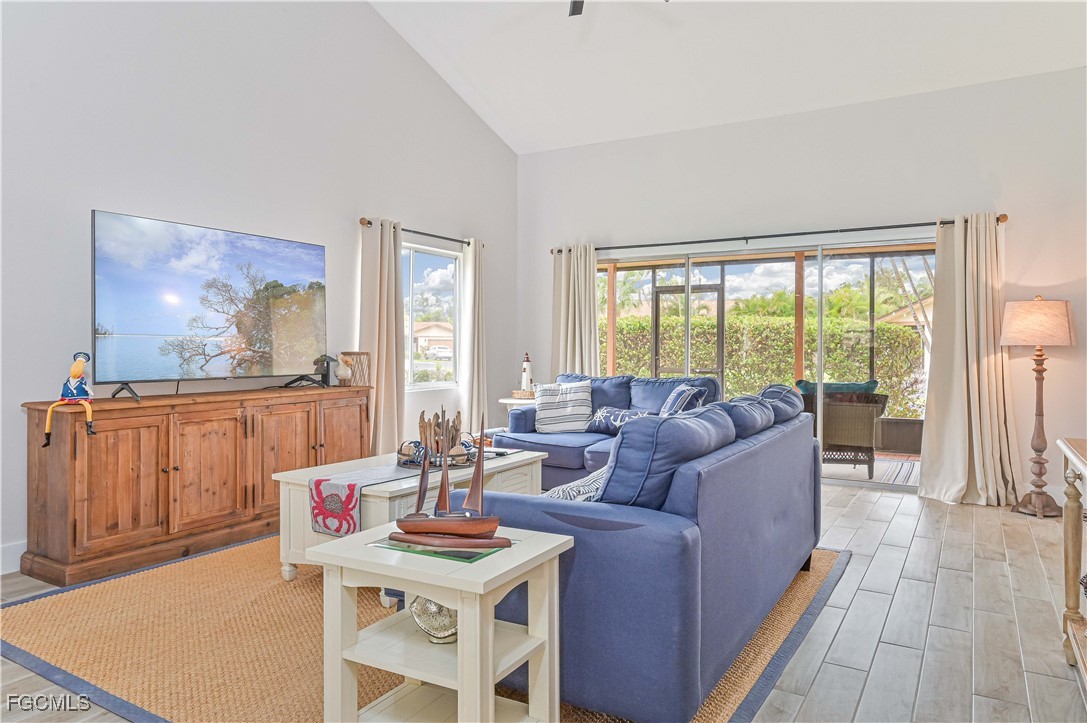 2 Bed SingleFamilyResidence for Sale in Royal Woods, photo 16