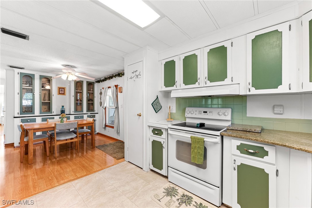 2 Bed ManufacturedHome for Sale in Naples, FL, $159,000 — photo 16