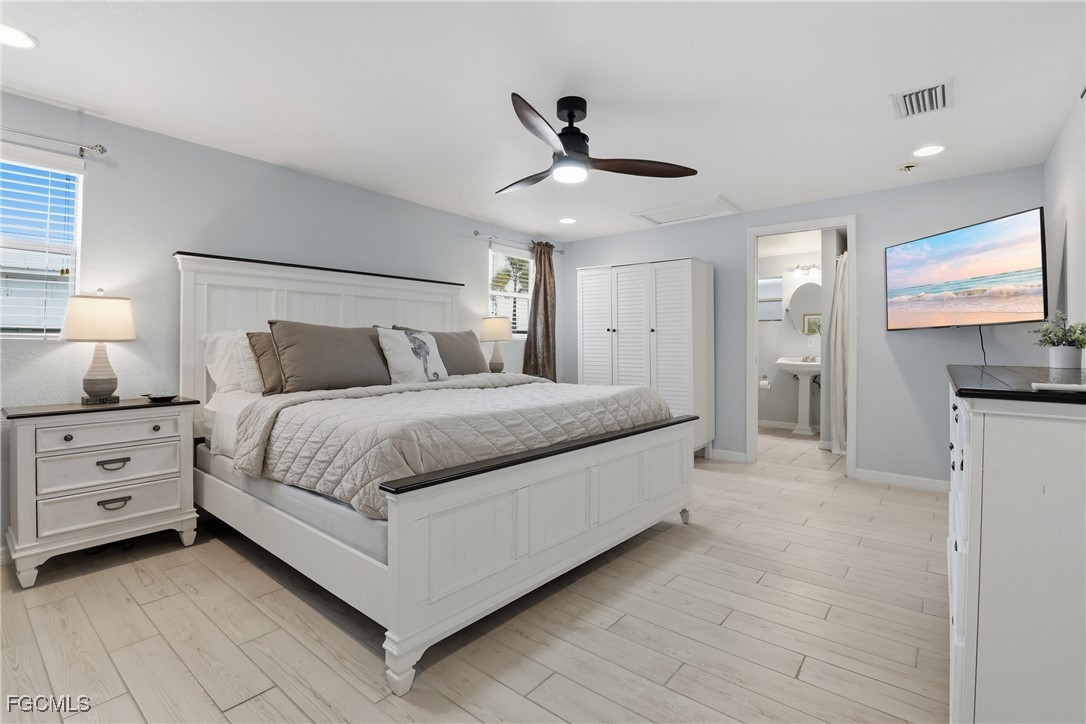 2 Bed Waterfront Home for Sale in Bokeelia, photo 16