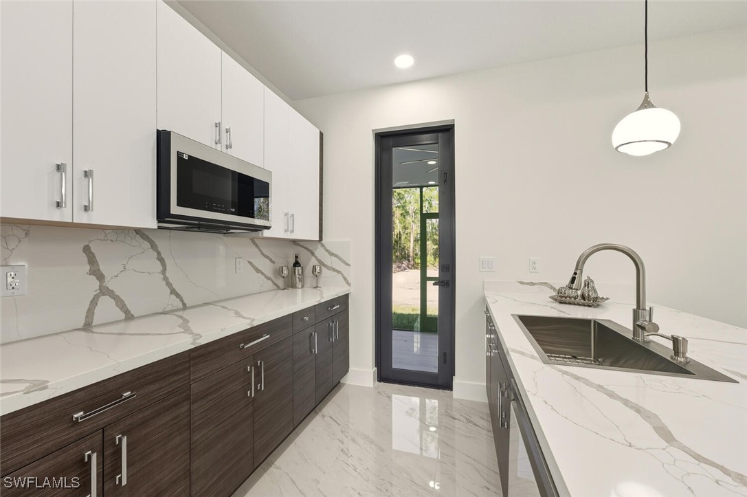 5 Bed SingleFamilyResidence for Sale in Naples, FL, $640,000 — photo 16