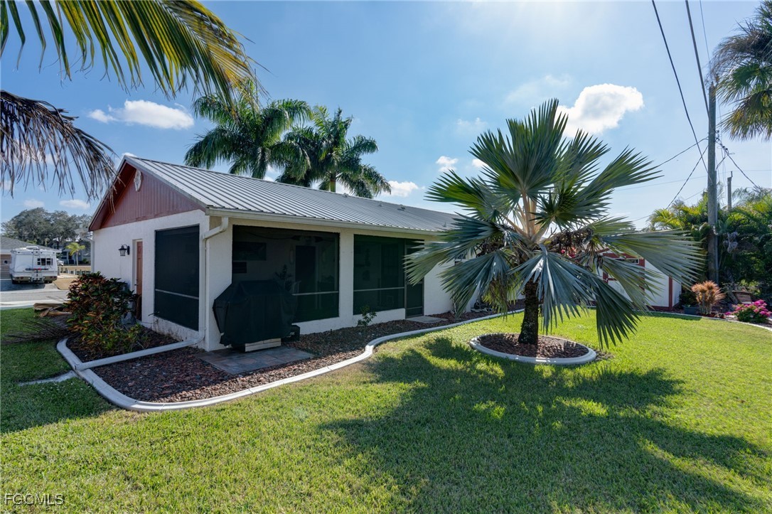 2 Bed Waterfront Home for Sale in Fort Myers, photo 16