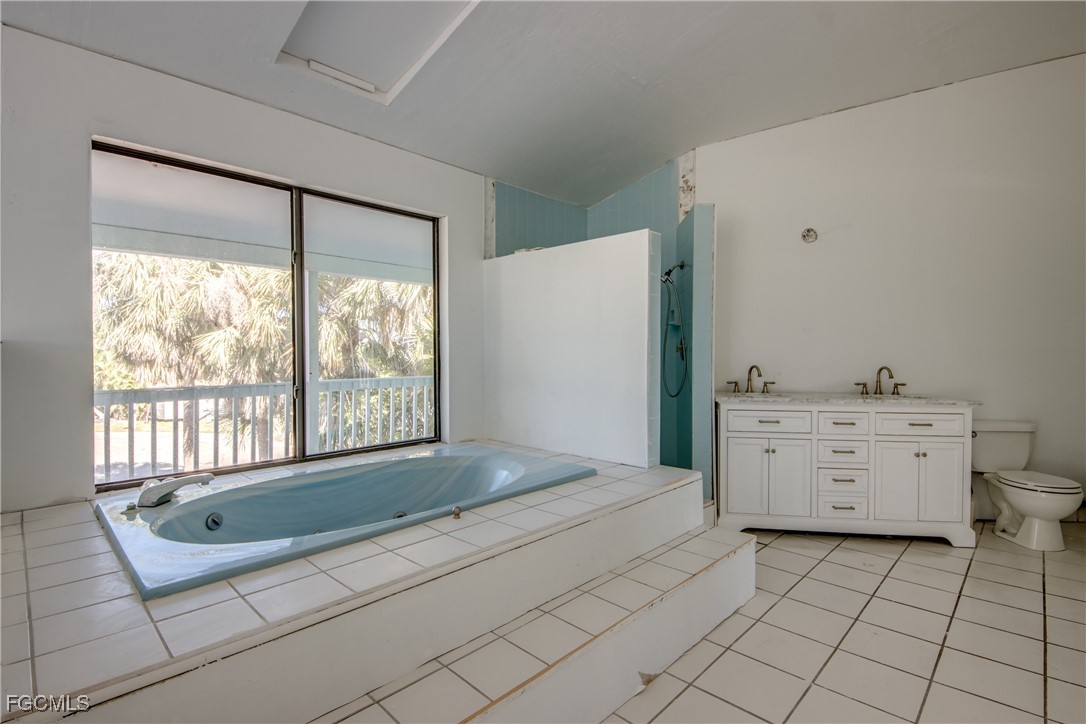 1 Bed Waterfront Home for Sale in Bayview Acres, FL — photo 16