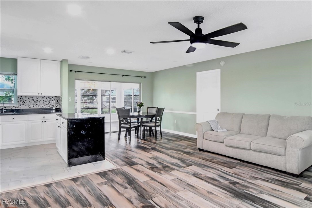 2 Bed SingleFamilyResidence for Sale in Port Charlotte, photo 16