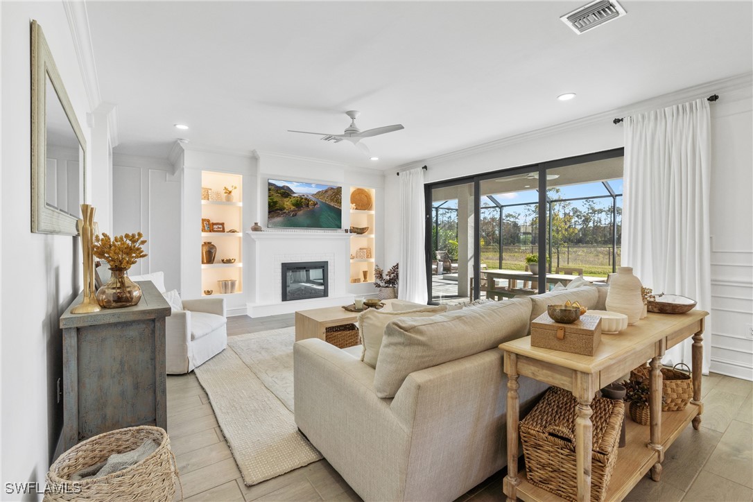 6 Bed Pool Home for Sale in Verdana Village, photo 16