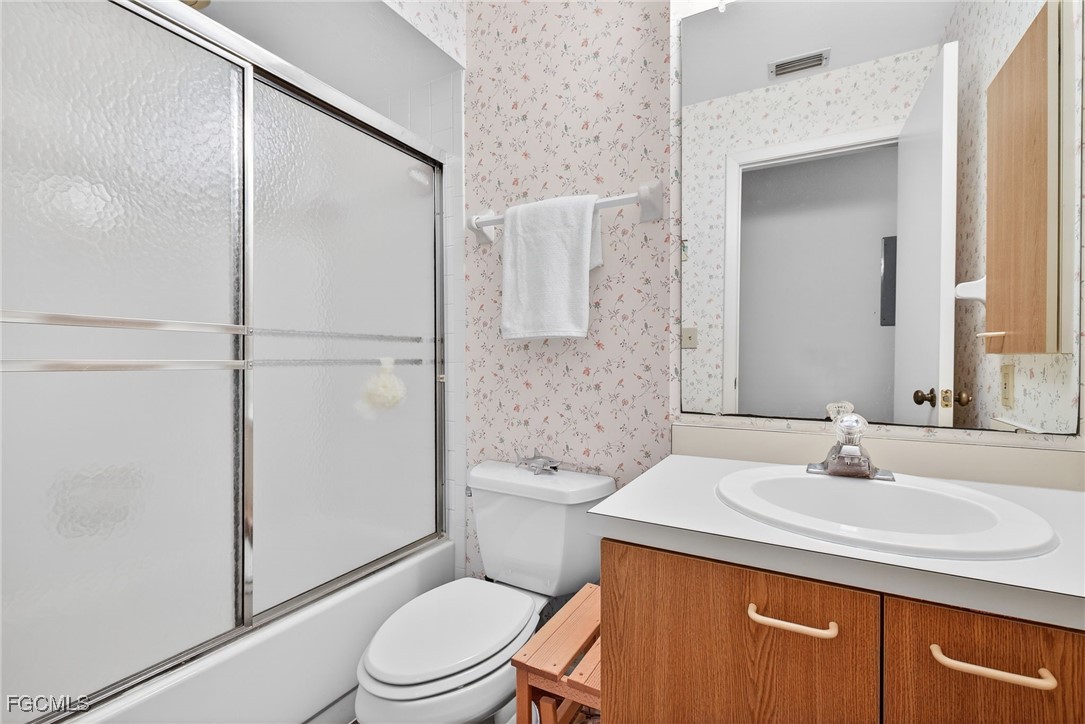 2 Bed Condominium for Sale in Fort Myers, FL, $150,000 — photo 16