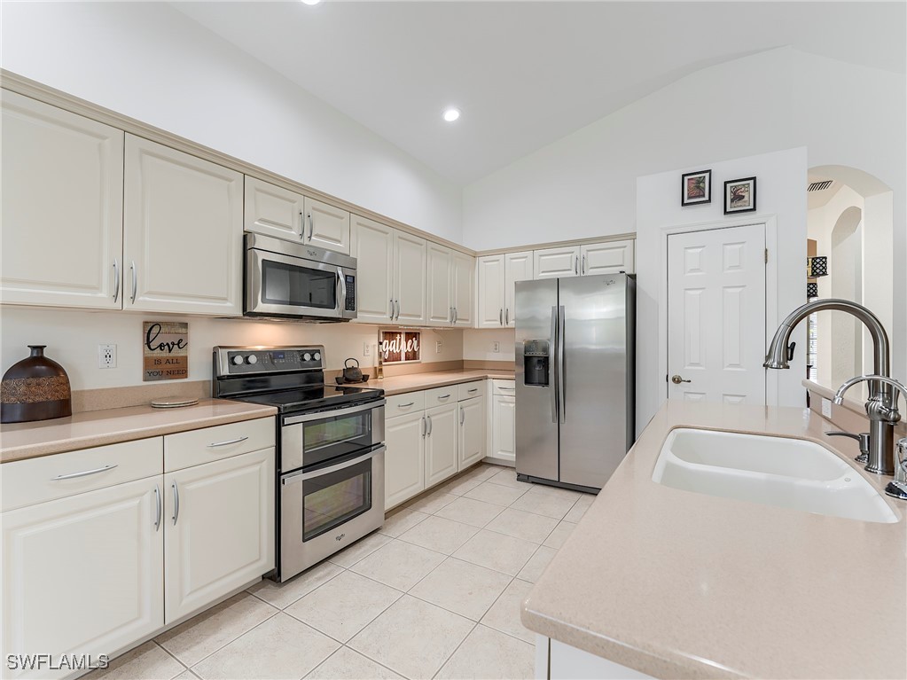 3 Bed Pool Home for Sale in Bramble Cove, FL, $399,000 — photo 16