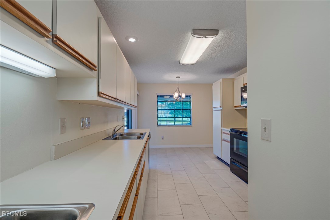 2 Bed Waterfront Home for Sale in Fort Myers, photo 16
