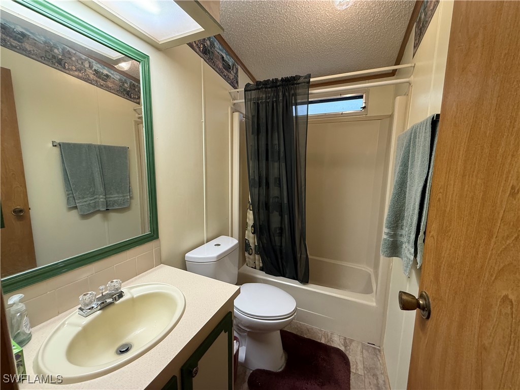2 Bed ManufacturedHome for Sale in Naples, FL, $149,900 — photo 16