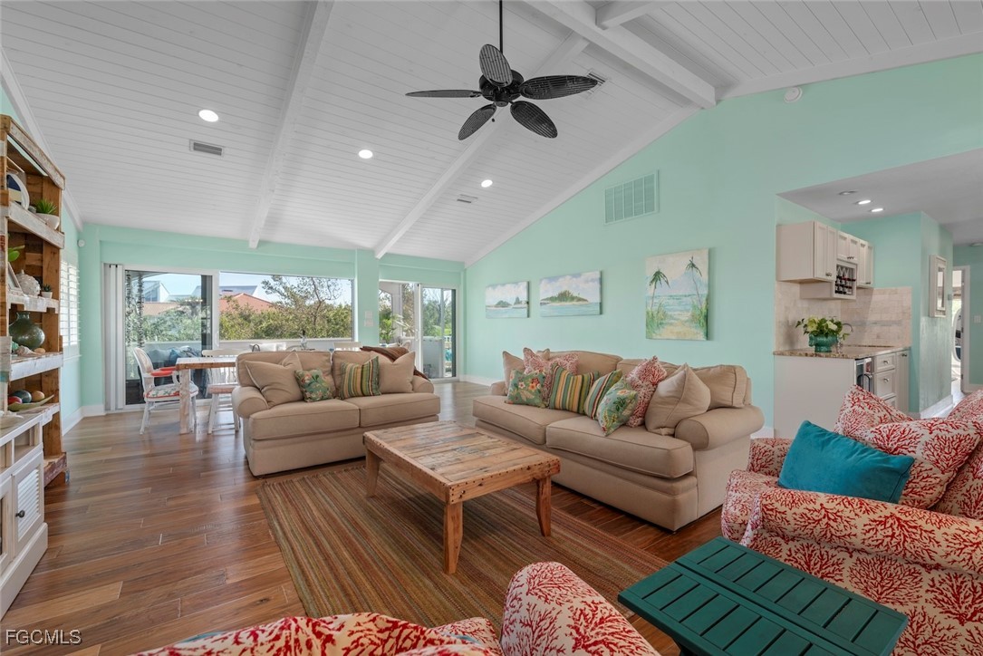 3 Bed Pool Home for Sale in Del Sega, photo 16