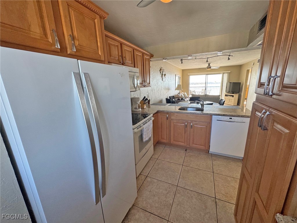 2 Bed Pool Home for Sale in Carlos Pointe, FL, $469,900 — photo 16