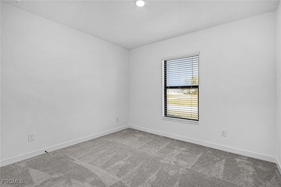 3 Bed SingleFamilyResidence for Sale in Mirror Lakes, photo 16