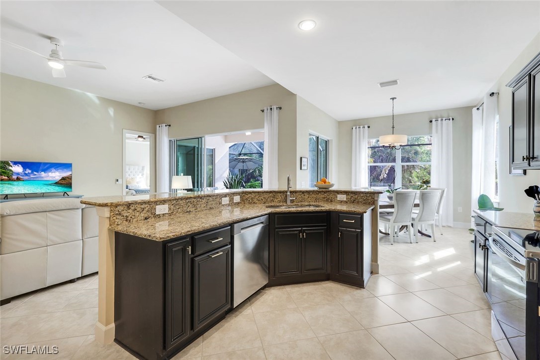 2 Bed Pool Home for Sale in Ashmont, photo 16