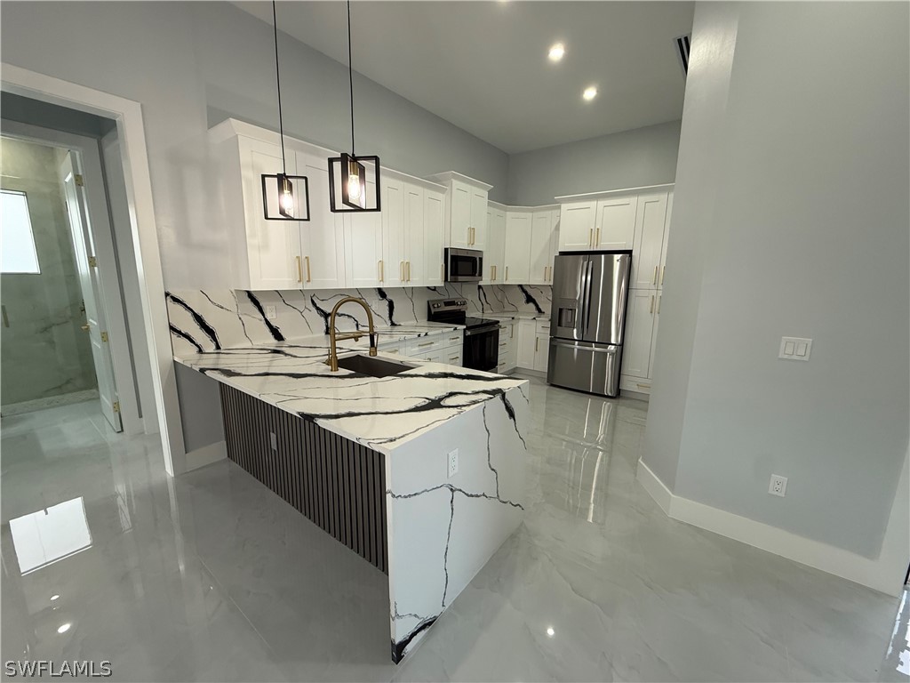 4 Bed SingleFamilyResidence for Sale in Naples, photo 16