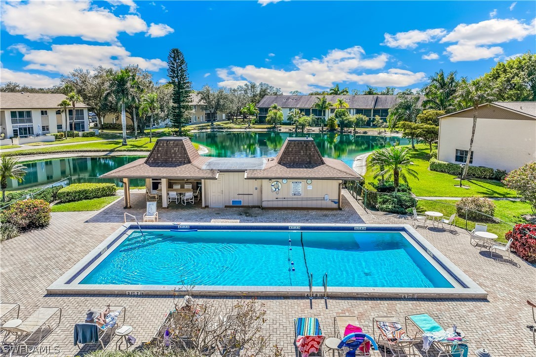 2 Bed Condominium for Sale in Naples, FL, $289,900 — photo 16