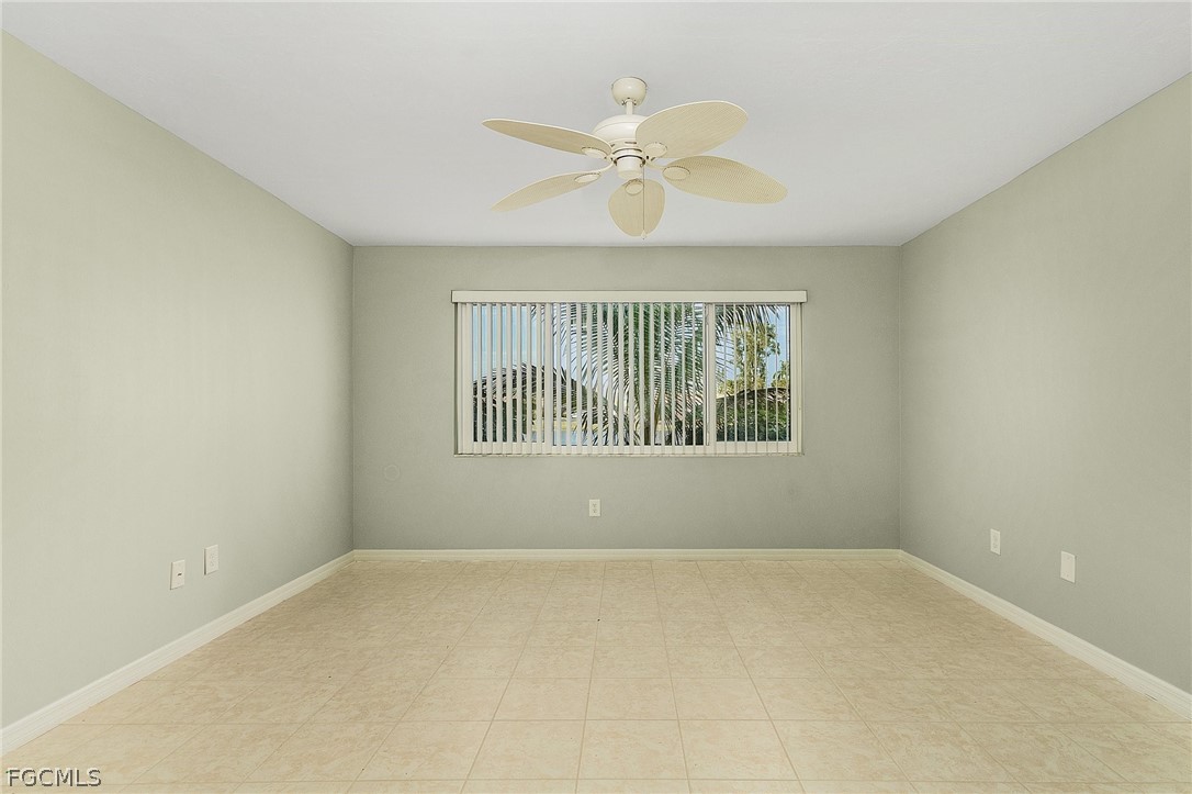 2 Bed Waterfront Home for Sale in Royal Woods, photo 16