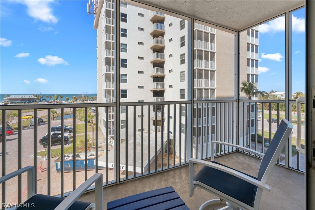 1 Bed Waterfront Home for Sale in Beach And Tennis Club, photo 16