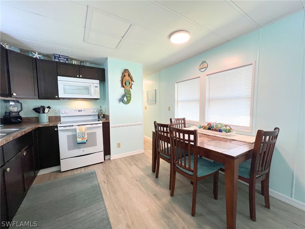 2 Bed ManufacturedHome for Sale in Naples, FL, $105,000 — photo 16