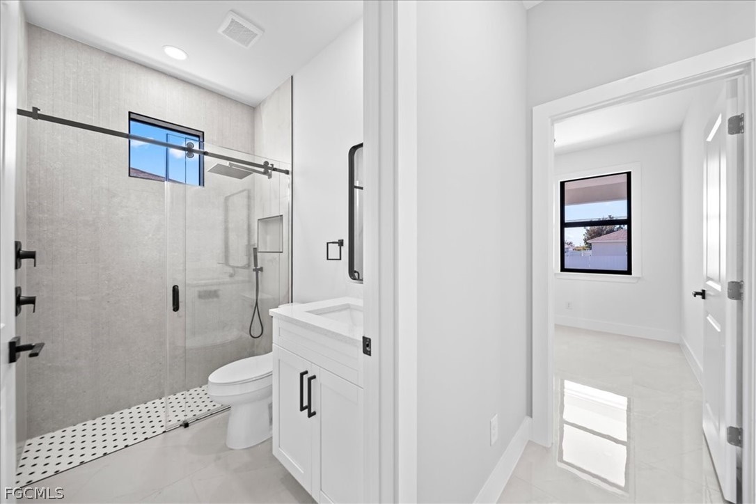 3 Bed SingleFamilyResidence for Sale in Cape Coral, photo 16