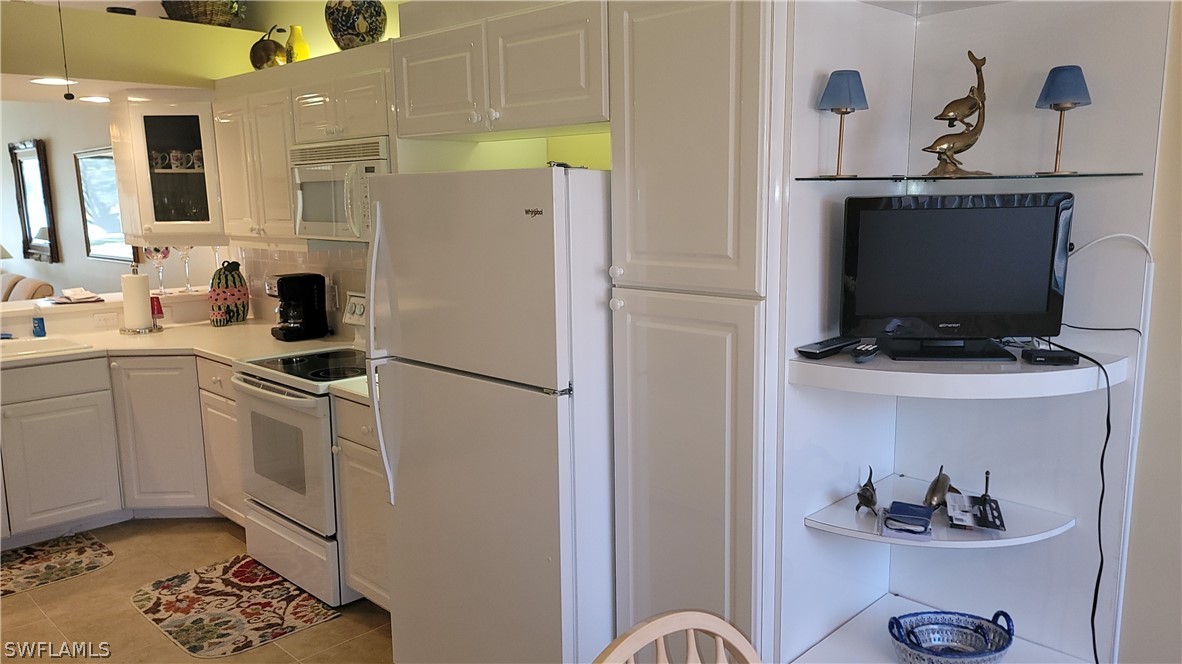 2 Bed Condominium for Sale in Naples, FL, $332,500 — photo 16