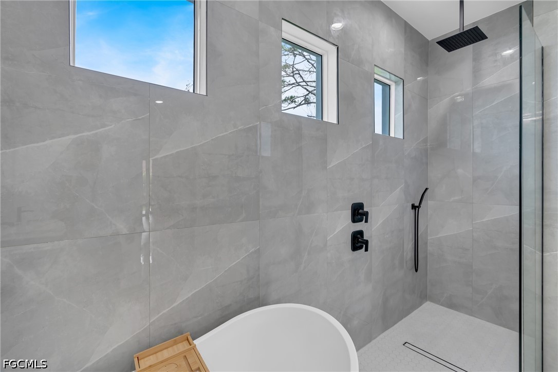 3 Bed SingleFamilyResidence for Sale in Rotonda Heights, photo 16