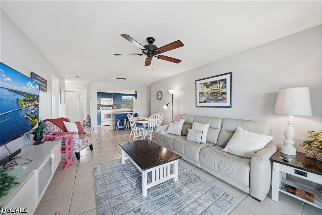 2 Bed Waterfront Home for Sale in Punta Gorda, FL, $269,000 — photo 16