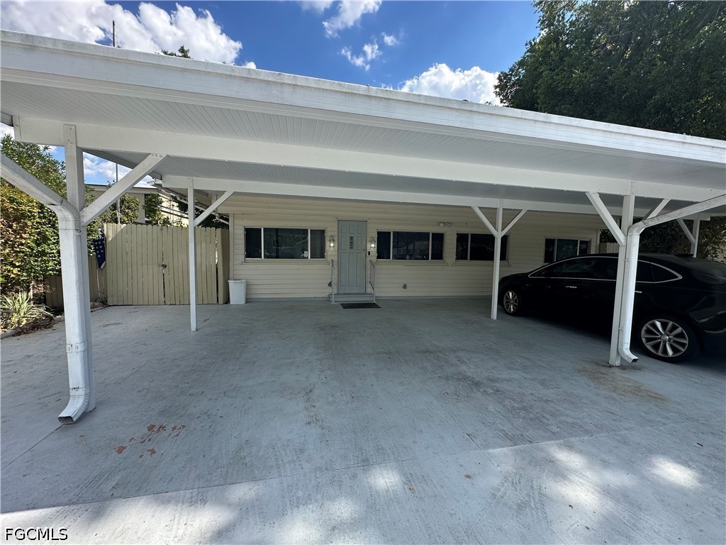 2 Bed SingleFamilyResidence for Sale in Fort Myers, photo 16