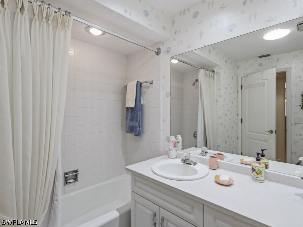 3 Bed Pool Home for Sale in Torrey Pines, photo 16