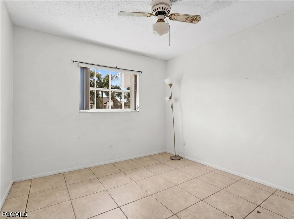 2 Bed Condominium for Sale in Windsor West, photo 16