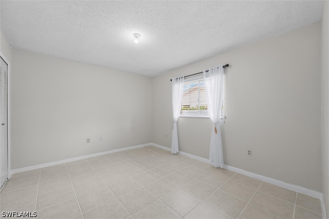 3 Bed SingleFamilyResidence for Sale in Naples, photo 16