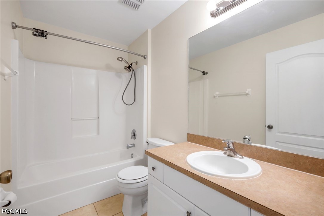 3 Bed SingleFamilyResidence for Sale in Cape Coral, photo 16