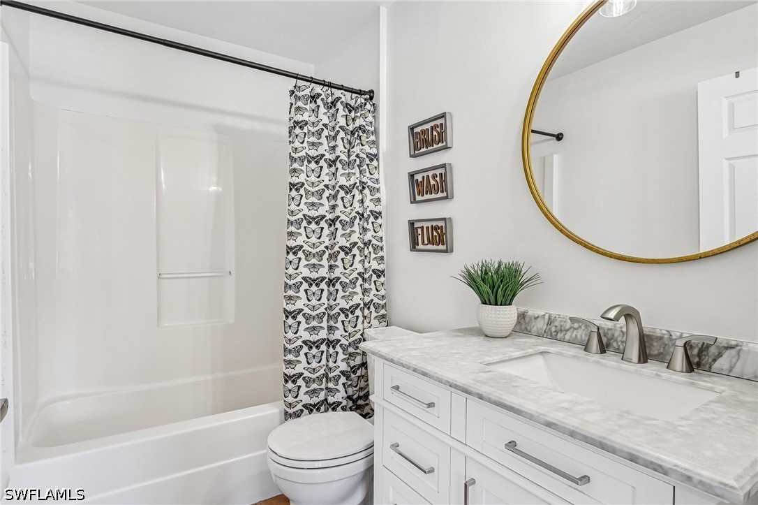 3 Bed SingleFamilyResidence for Sale in Naples, photo 16