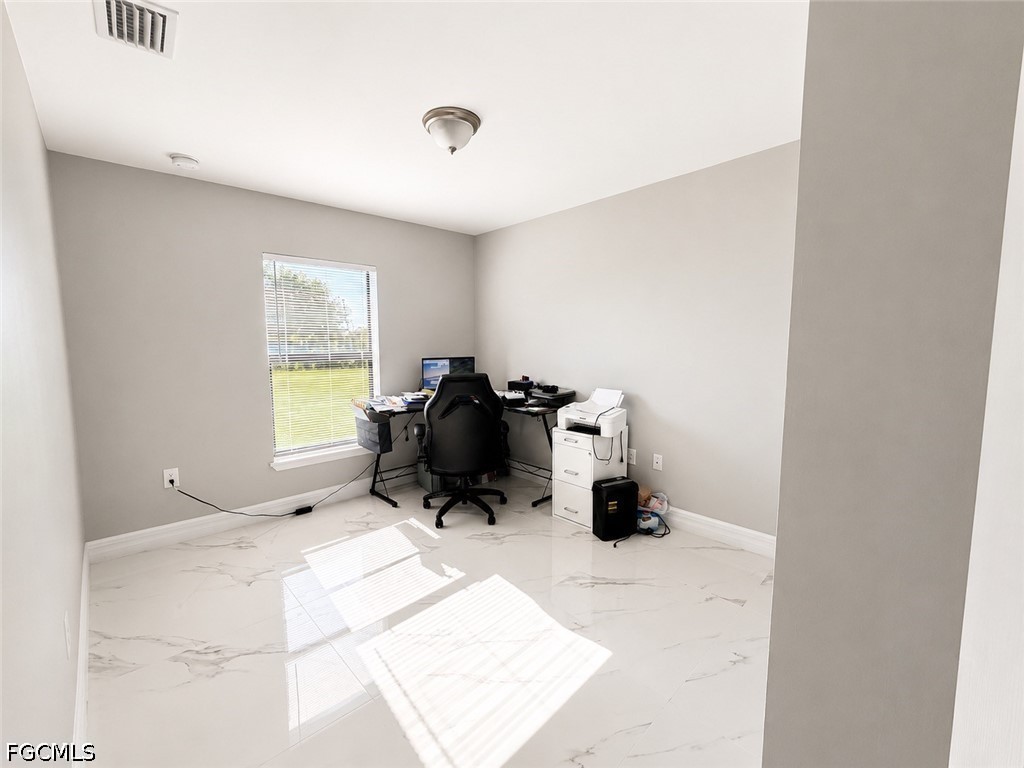 4 Bed SingleFamilyResidence for Sale in Lehigh Acres, photo 16