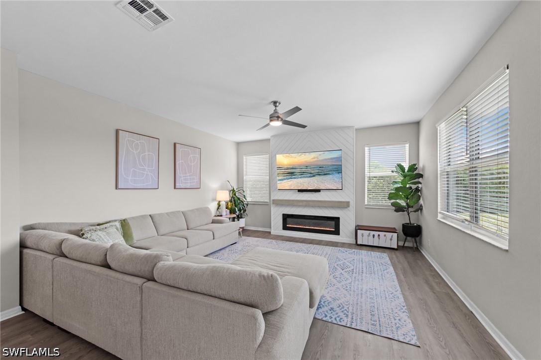 3 Bed SingleFamilyResidence for Sale in Fort Myers, FL — photo 16
