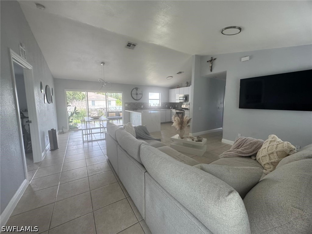 3 Bed SingleFamilyResidence for Sale in Lehigh Acres, photo 16
