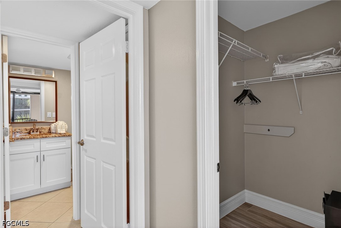 1 Bed Waterfront Home for Sale in Sanibel, photo 16