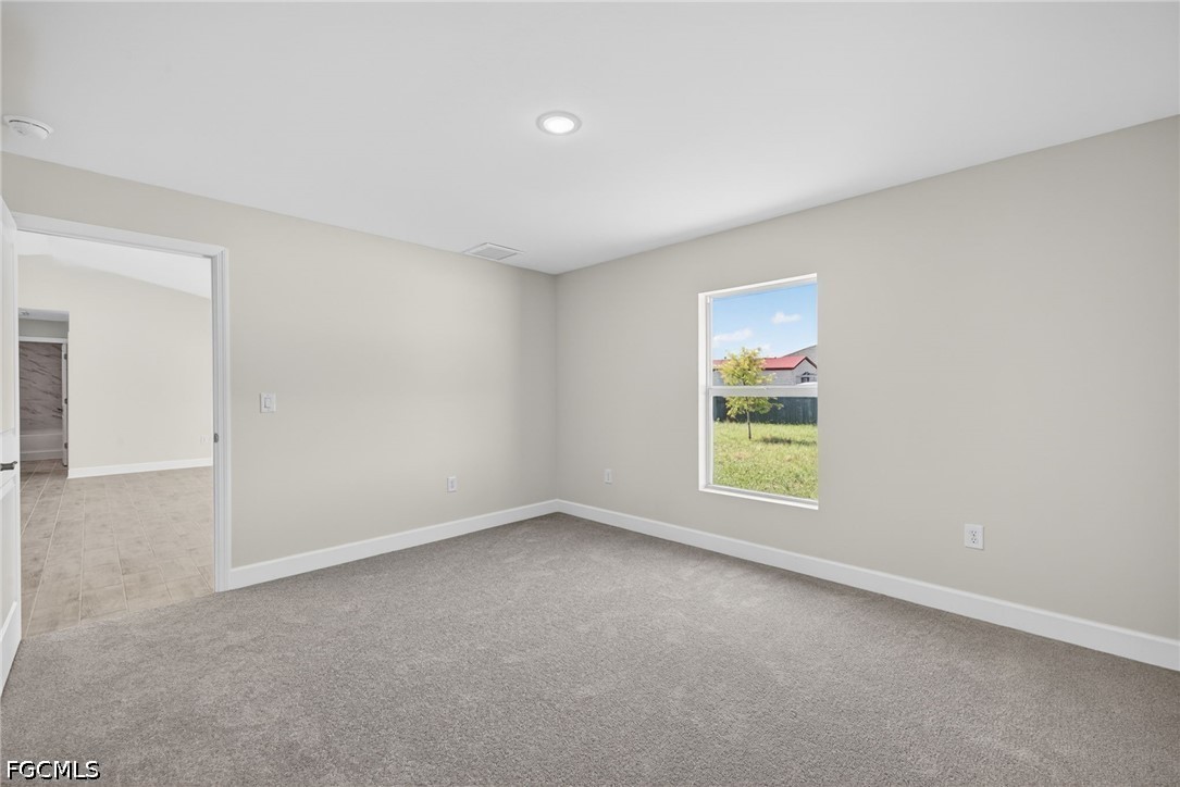 3 Bed SingleFamilyResidence for Sale in Cape Coral, photo 16