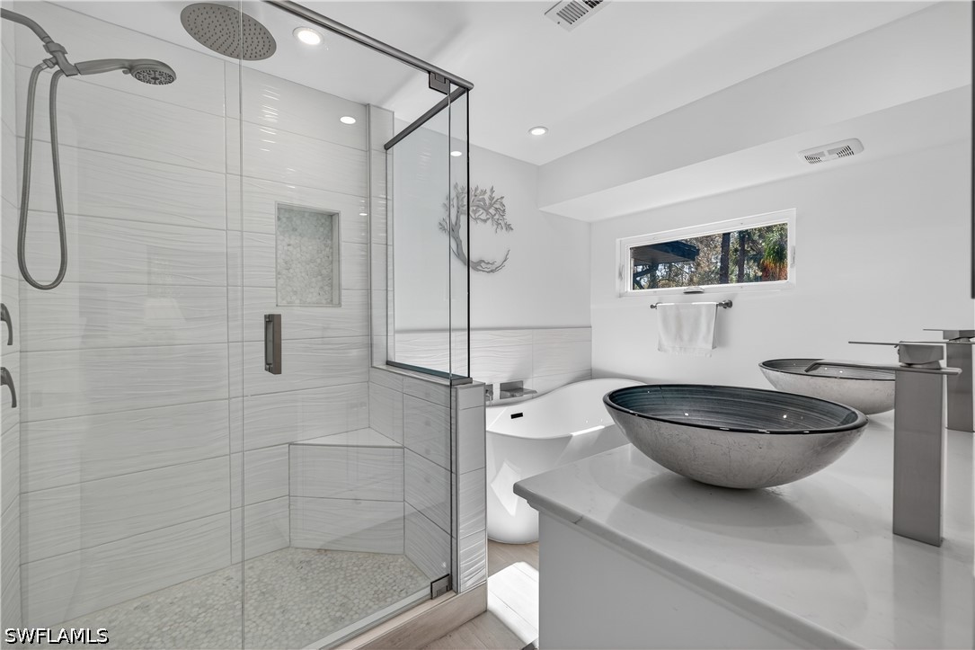 3 Bed SingleFamilyResidence for Sale in Logan Woods, photo 16