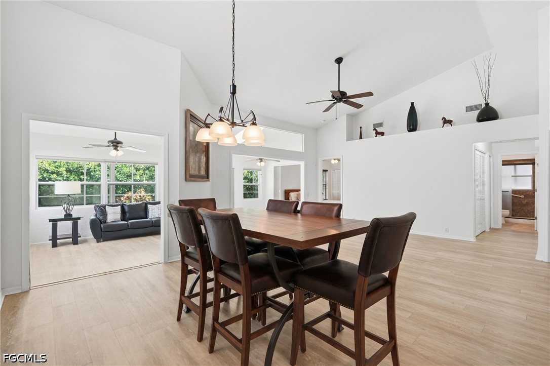 2 Bed Pool Home for Sale in Fort Myers, photo 16