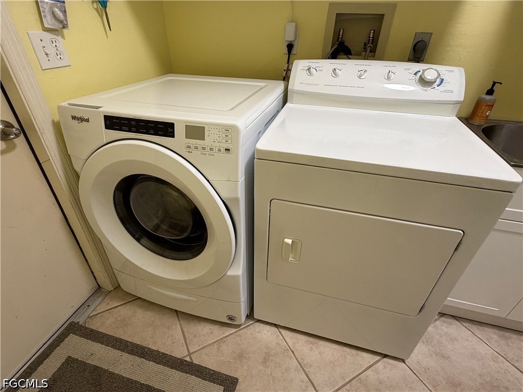 2 Bed SingleFamilyResidence for Sale in North Fort Myers, photo 16