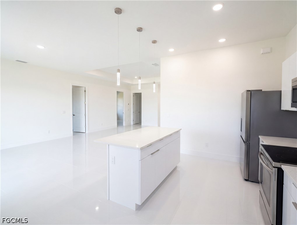 4 Bed SingleFamilyResidence for Sale in Cape Coral, photo 16