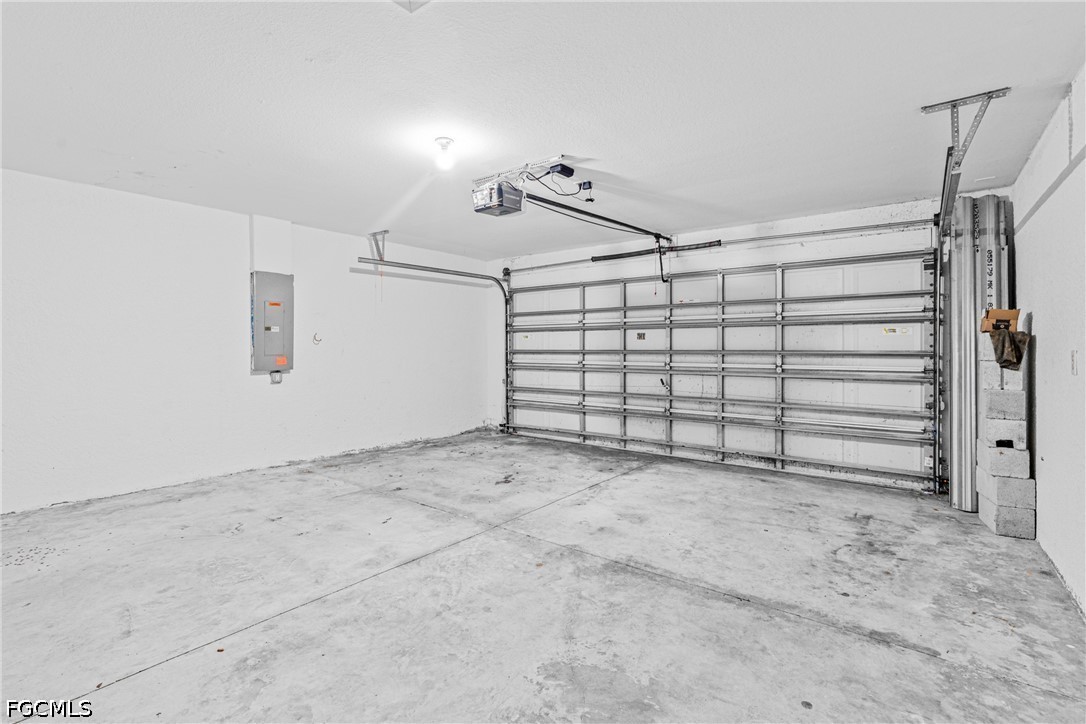 4 Bed SingleFamilyResidence for Sale in Cape Coral, photo 16