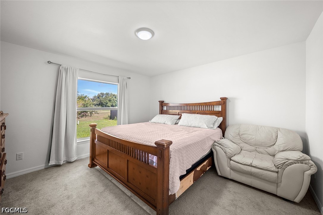 3 Bed SingleFamilyResidence for Sale in Cape Coral, photo 16