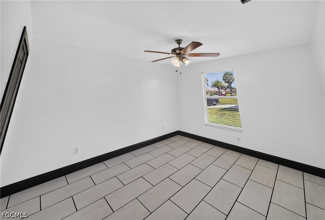 3 Bed SingleFamilyResidence for Sale in Cape Coral, photo 16