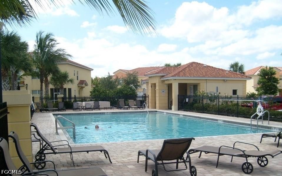3 Bed Townhouse for Sale in Sail Harbour, FL, $1,850 — photo 16