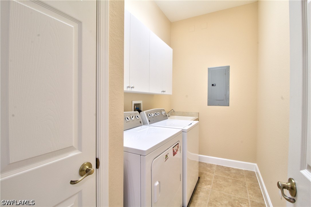 3 Bed Condominium for Sale in Quincy Square, FL — photo 16