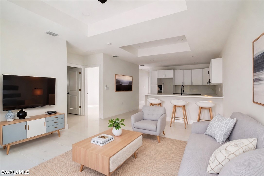 6 Bed Duplex for Sale in Twelfth Street Park, FL, $439,999 — photo 16