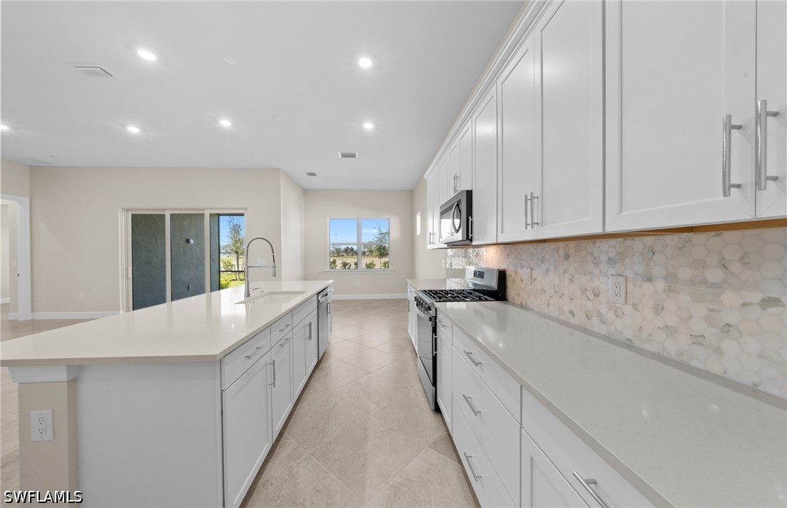 2 Bed SingleFamilyResidence for Sale in North Fort Myers, FL — photo 16