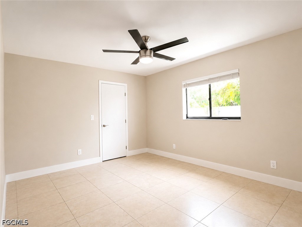 3 Bed SingleFamilyResidence for Sale in Cape Coral, photo 16