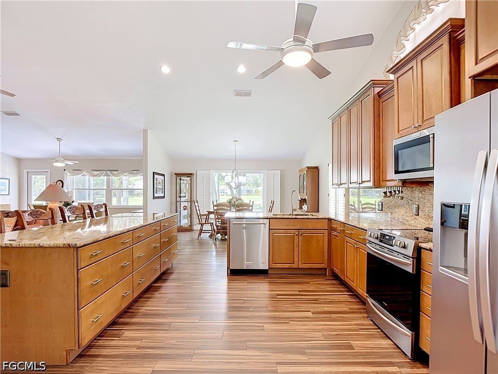 3 Bed SingleFamilyResidence for Sale in North Fort Myers, photo 16