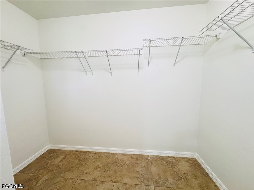 3 Bed SingleFamilyResidence for Sale in Mirror Lakes, FL — photo 16